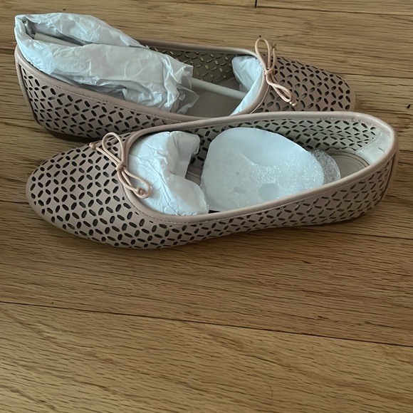 Louise et Cie Ballet Flats 7.5 - Picture 3 of 3